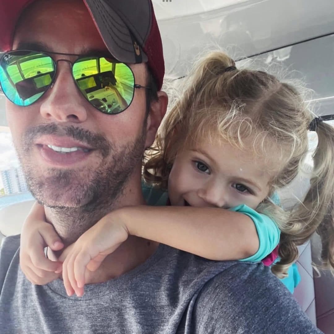 Enrique Iglesias con su hija