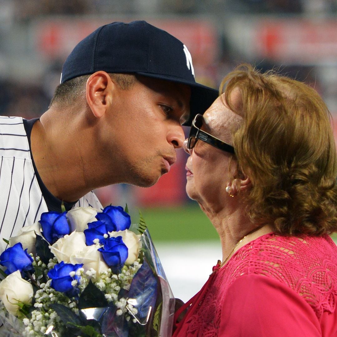 Alex Rodriguez revela cómo su madre negoció, con mucho carácter, su primer contrato millonario