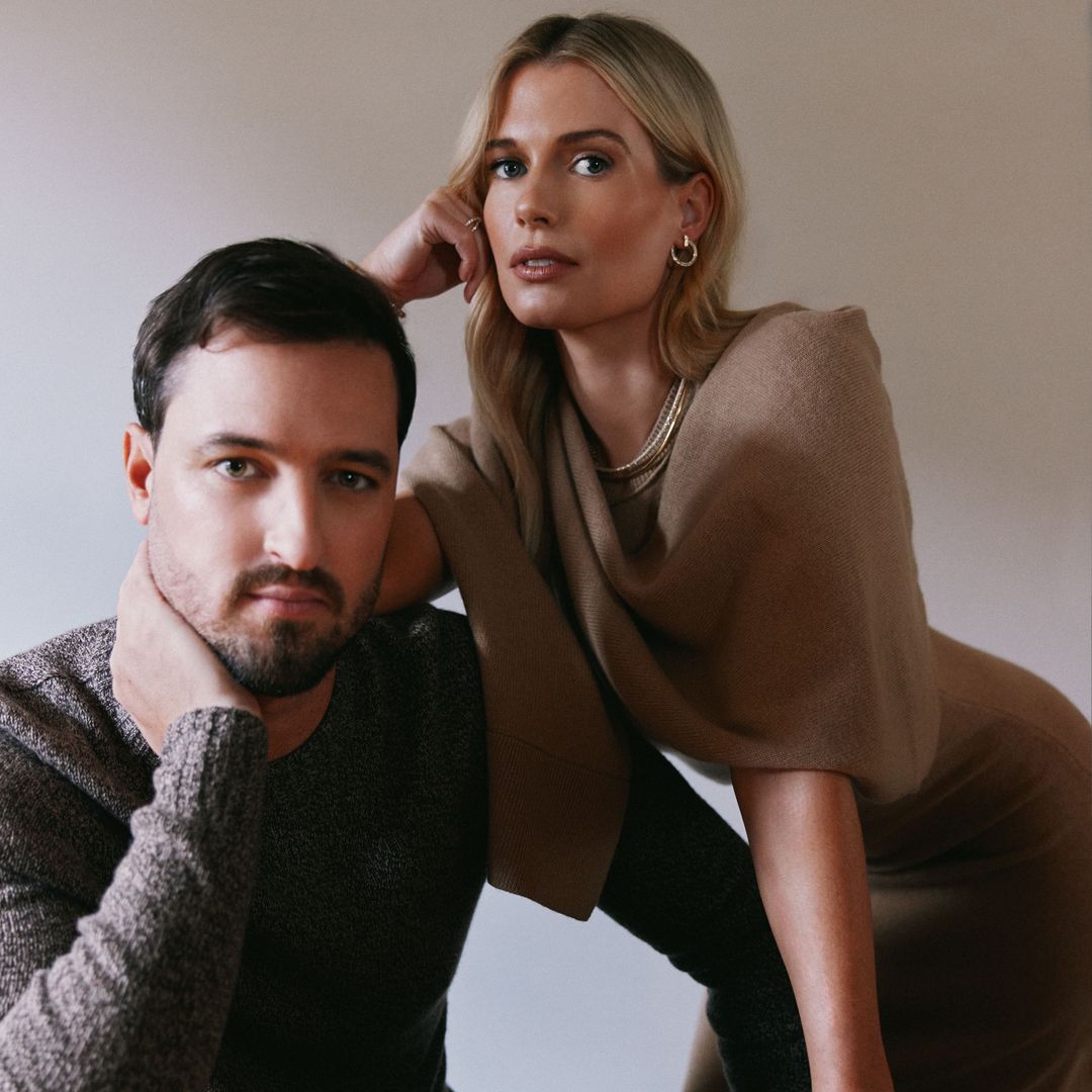 La modelo junto a su prometido, Channing Millerd, empresario y director de operaciones de marca, con quien mantiene una relación desde hace casi diez años