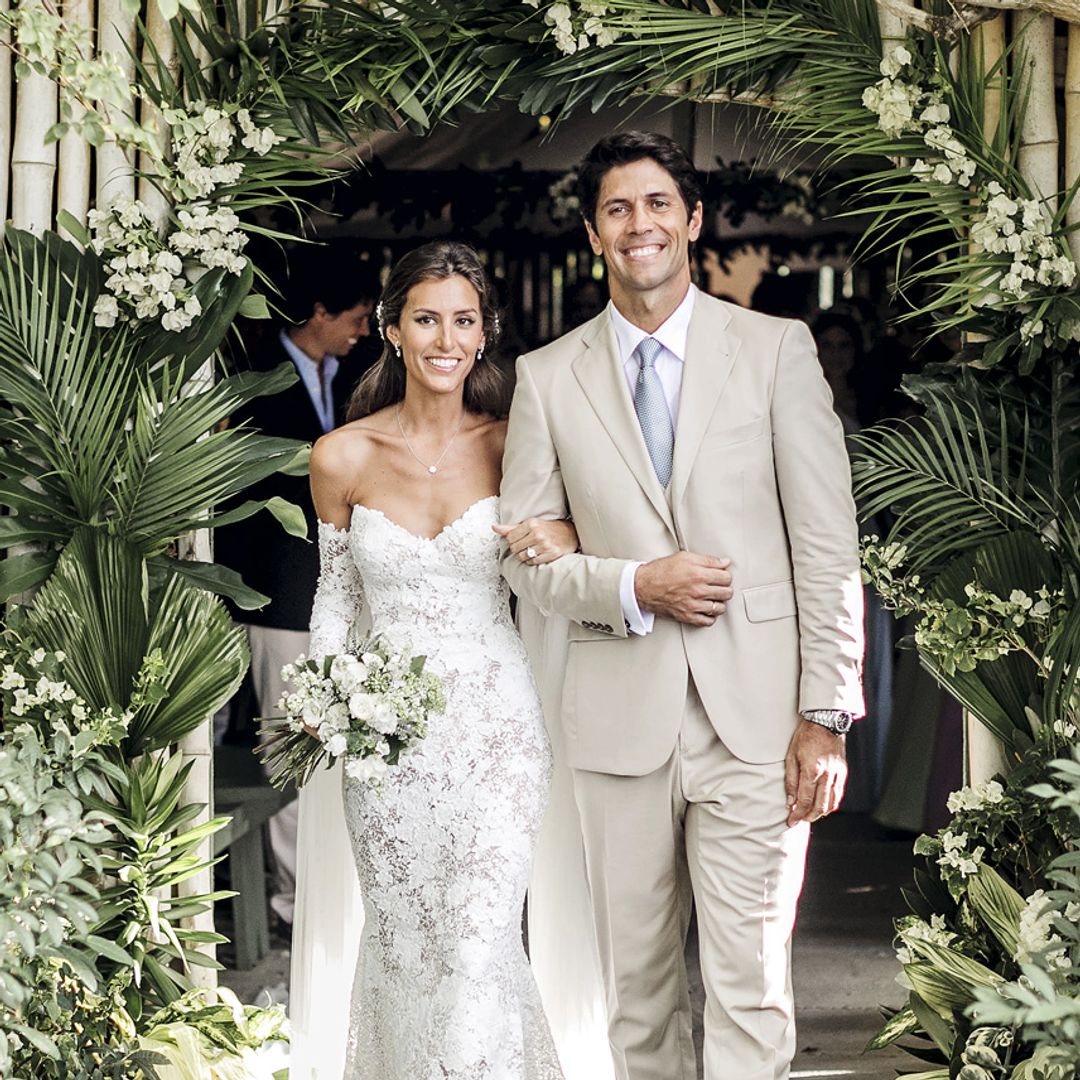 63 invitados, una iglesia de bambú y un ramo de novia llegado de España: recordamos la boda en el Caribe de Ana Boyer y Fernando Verdasco