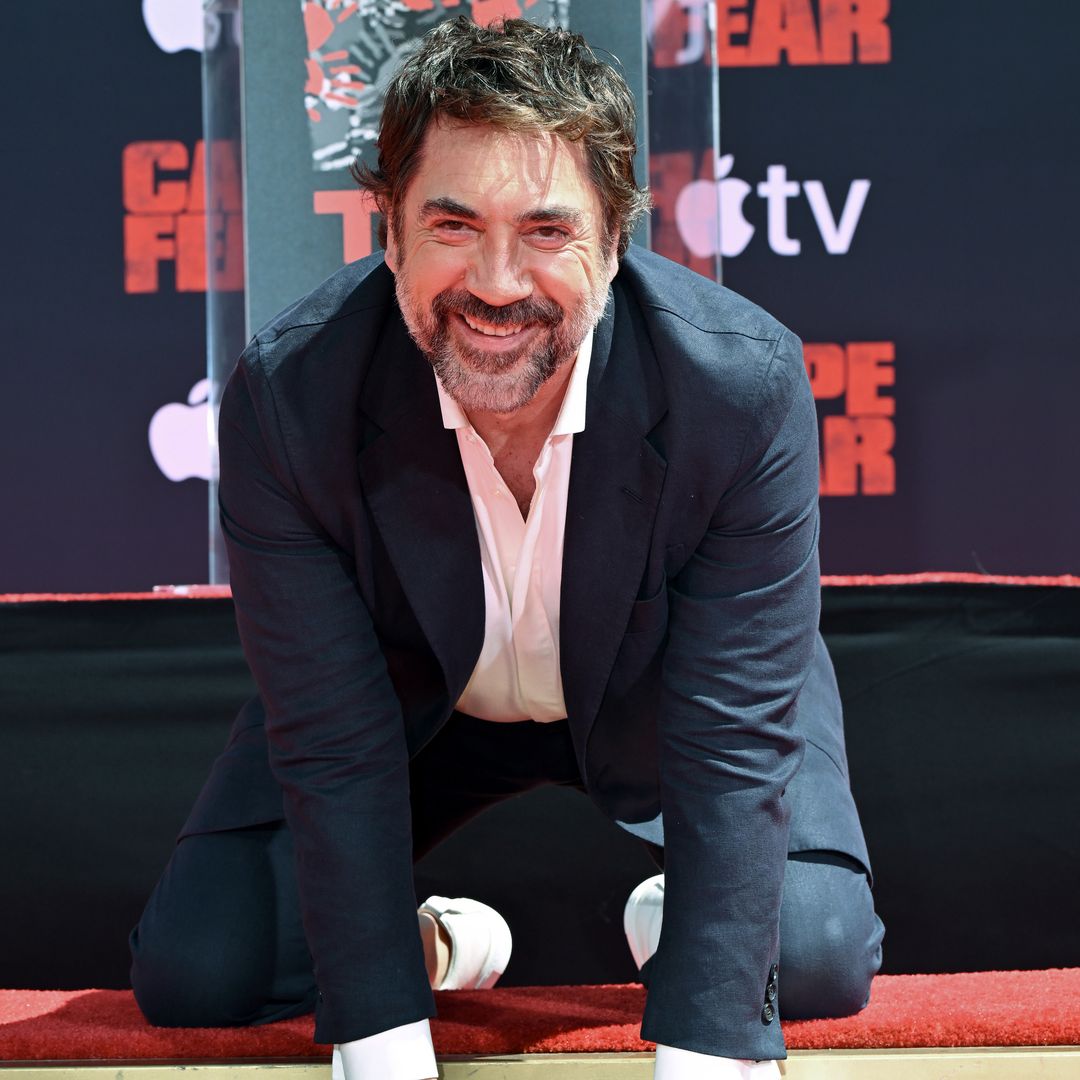 Javier Bardem deja sus huellas en el Teatro Chino de Hollywood arropado por sus dos hijos adolescentes, Leo y Luna
