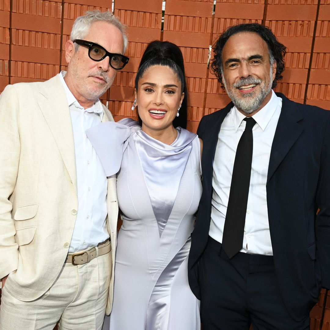 Salma Hayek, Alfonso Cuarón y Alejandro González Iñárritu bailan al ritmo de Bu Cuarón en evento benéfico