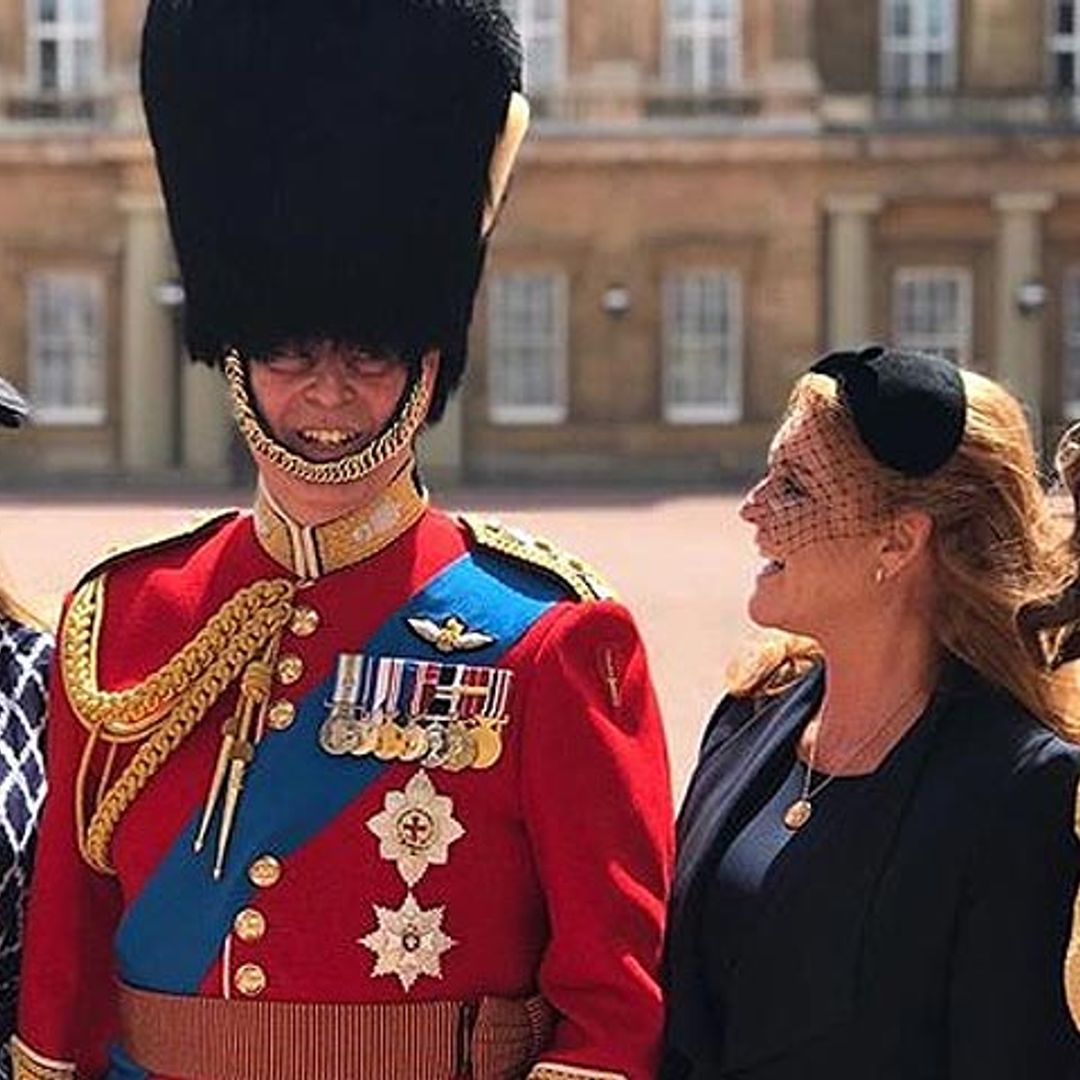 Los duques de York, juntos y muy bien avenidos en un acto militar