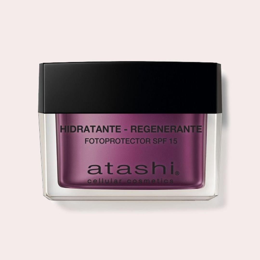 Crema hidratante regenerante SPF 15 de Atashi