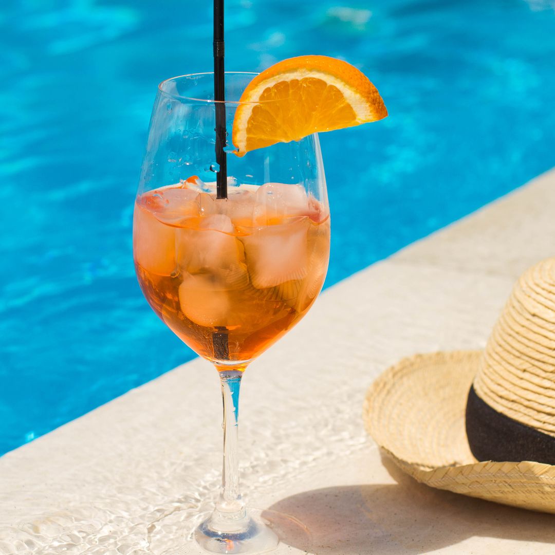 Bebidas veraniegas: chispeantes, refrescantes y perfectas para tomar con el aperitivo