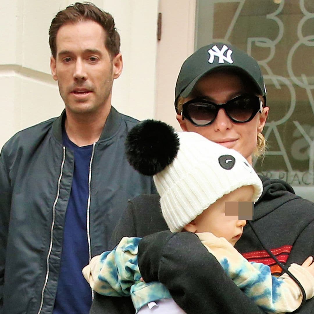 Las entrañables imágenes de Paris Hilton paseando con su hijo por Nueva York
