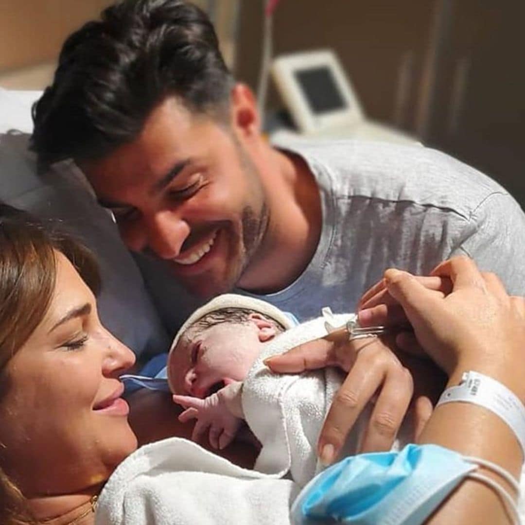 Paula Echevarría y Miguel Torres presentan a su primer hijo, Miguel, Jr.