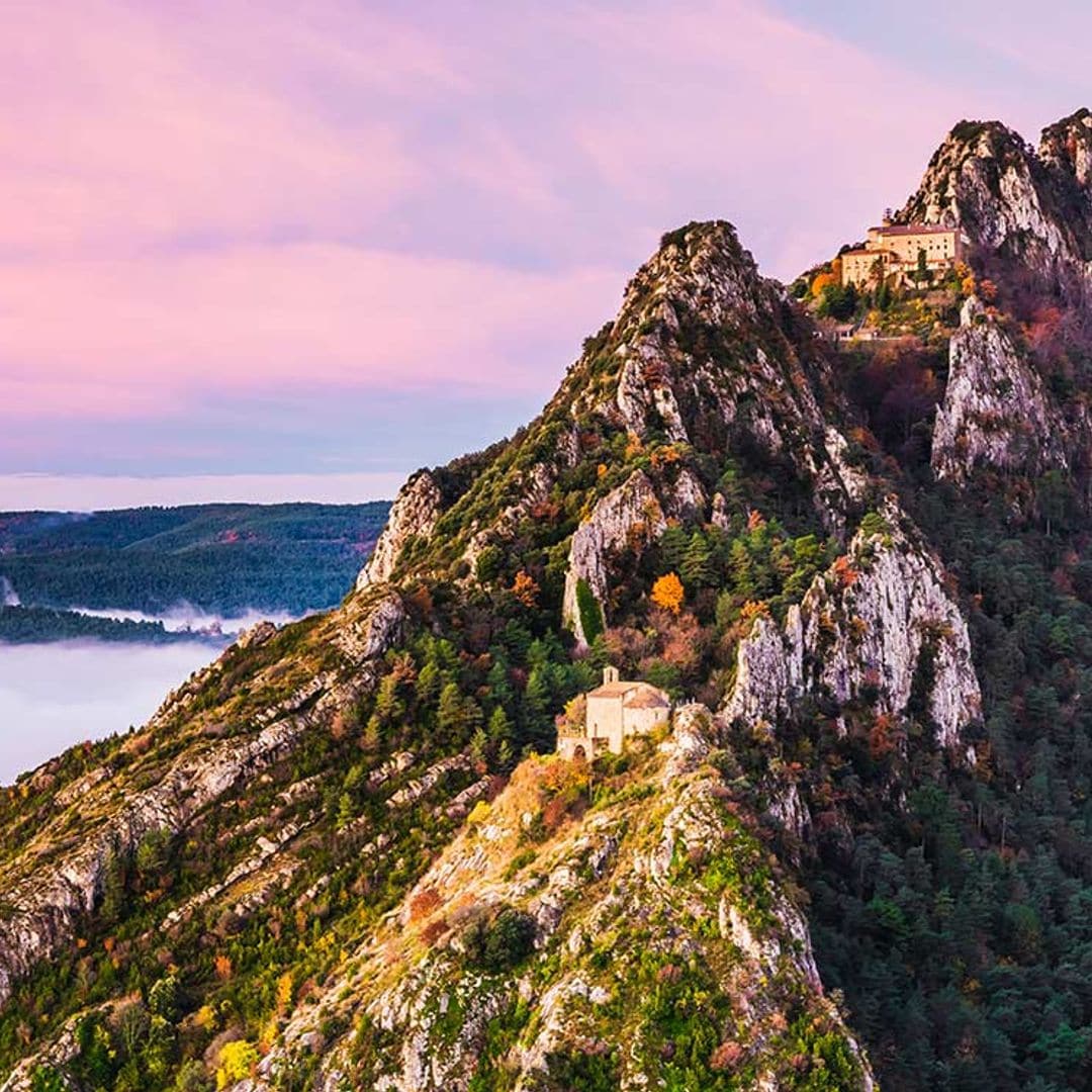 Castillos cátaros y pueblos medievales en una ruta por Barcelona