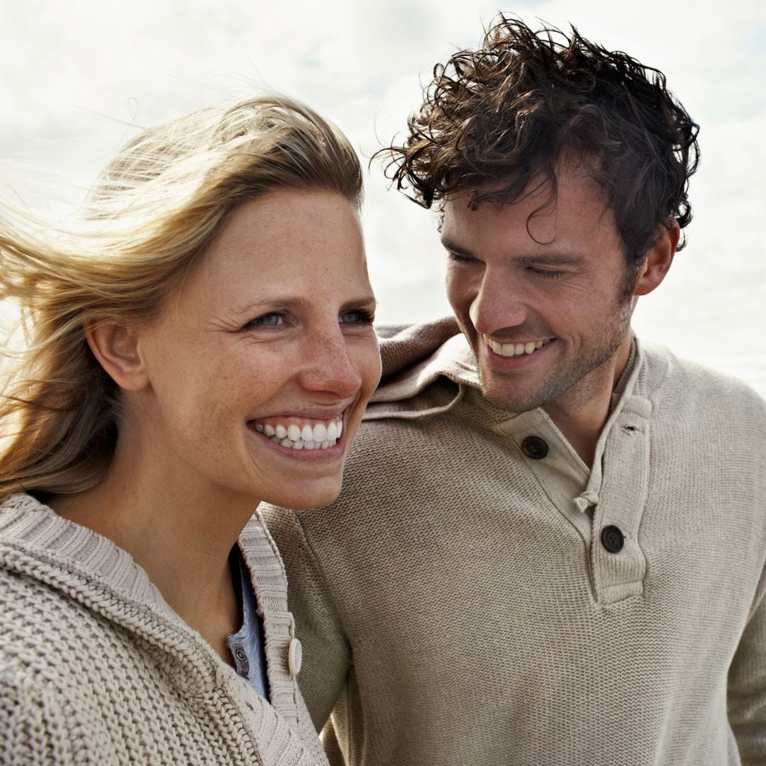 Hacer siempre caso a los demás tiene un coste emocional (y así afecta a tu felicidad, según la psicóloga Ana Lombardía)