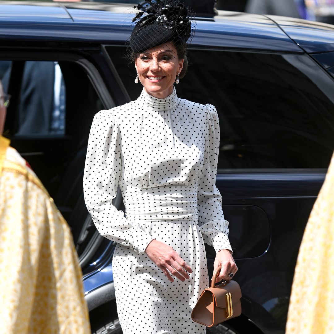 El homenaje de Kate Middleton a Diana de Gales con su vestido de lunares y los pendientes Collingwood