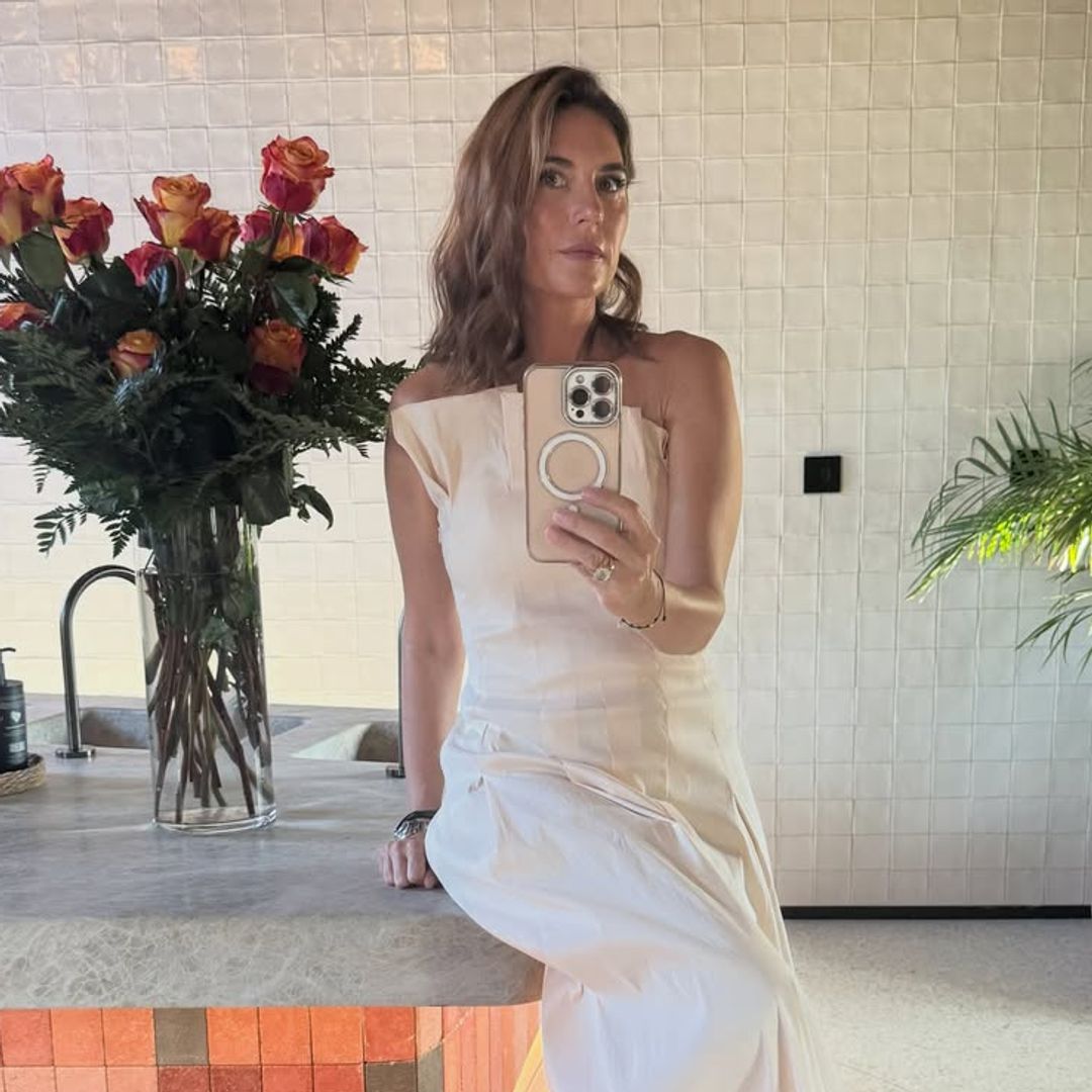 Lourdes Montes conquista Málaga de blanco con el vestido de firma española que demuestra por qué siempre acierta como invitada