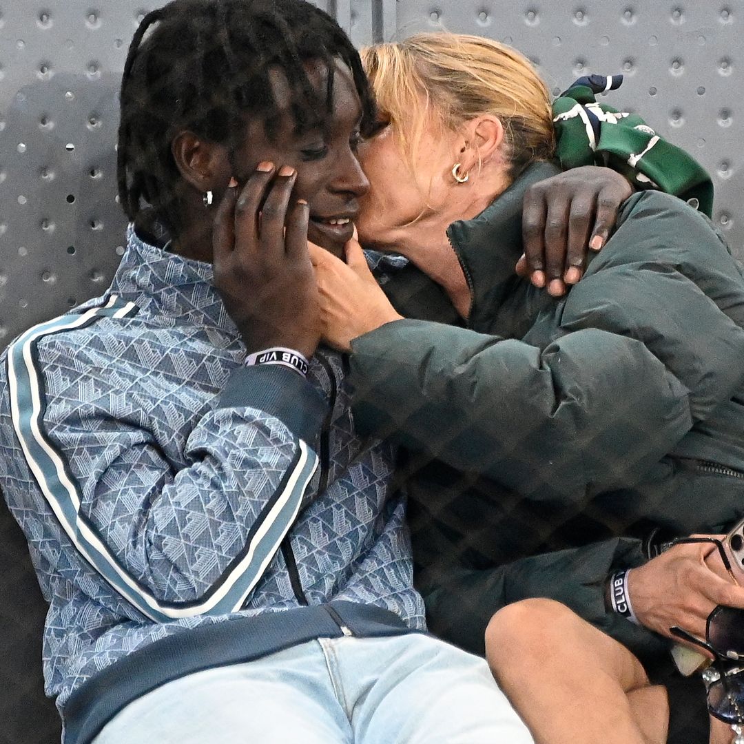 Najwa Nimri  y su novio, José Mendes Vieira, durante la final de dobles femenina en el Mutua Madrid Open de tenis, a 4 de mayo de 2025, en Madrid (España)

Francisco Guerra / Europa Press
TENIS;DEPORTE;GENTE
04/5/2025