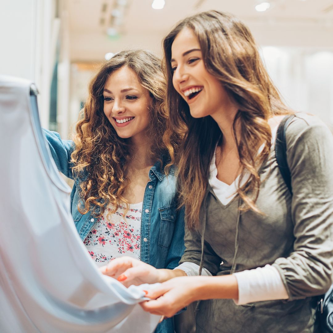 Cuándo son las segundas rebajas de verano 2025 en tus marcas favoritas: de Zara a El Corte Inglés