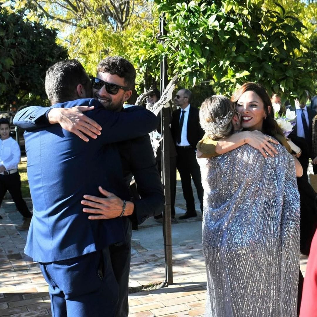 Irene Rosales con su nuevo novio, Guillermo, en una boda