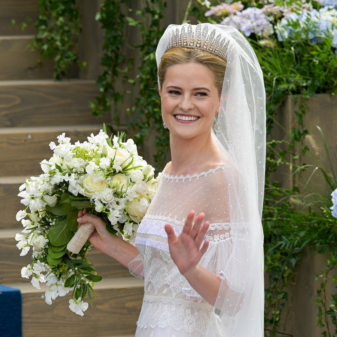 El look de novia de María Carolina de Liechtenstein, un año después: un vestido de encaje cuyo origen es un misterio y una tiara centenaria