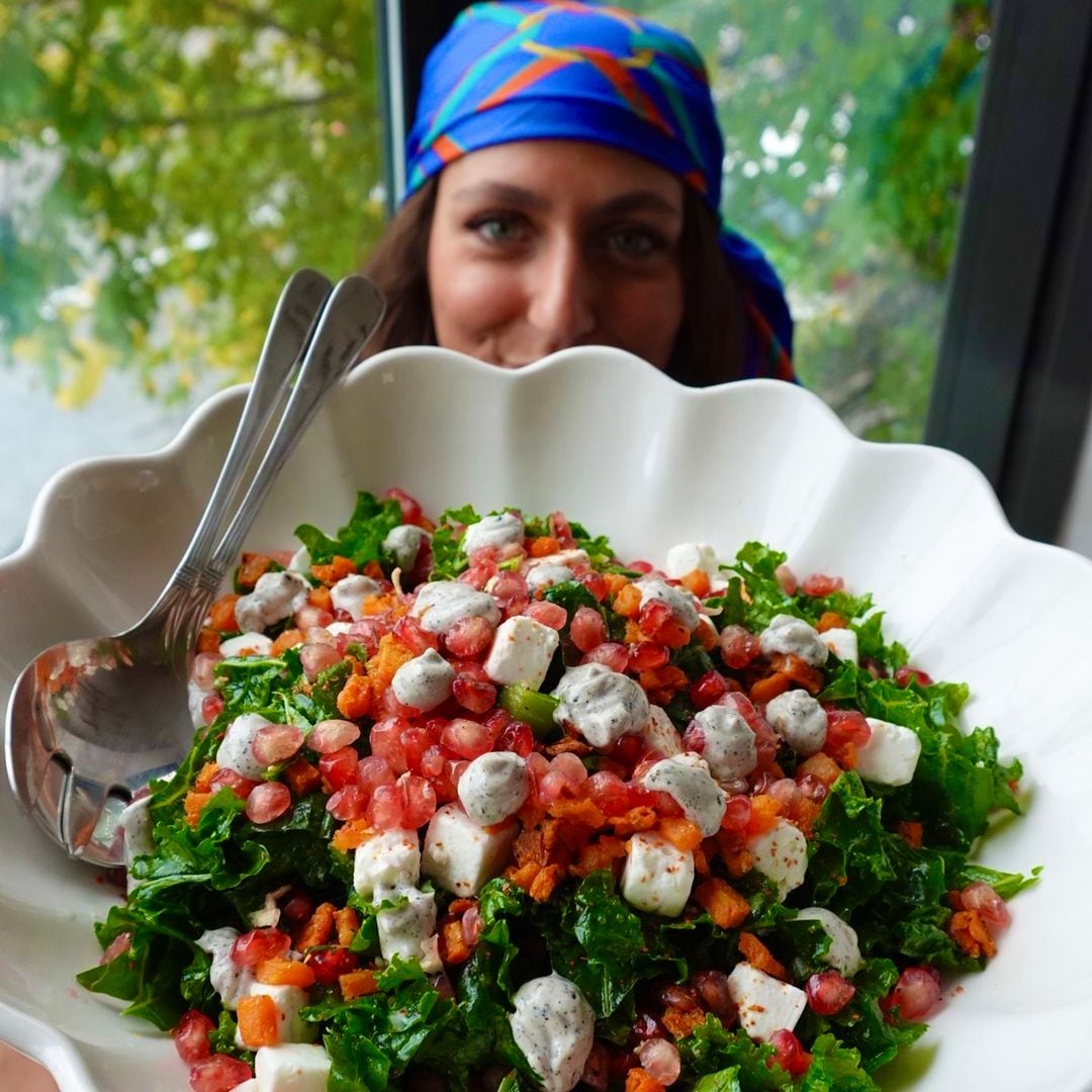 La ensalada navideña que llenará de color y sabor tus menús y que se prepara en apenas 30 minutos