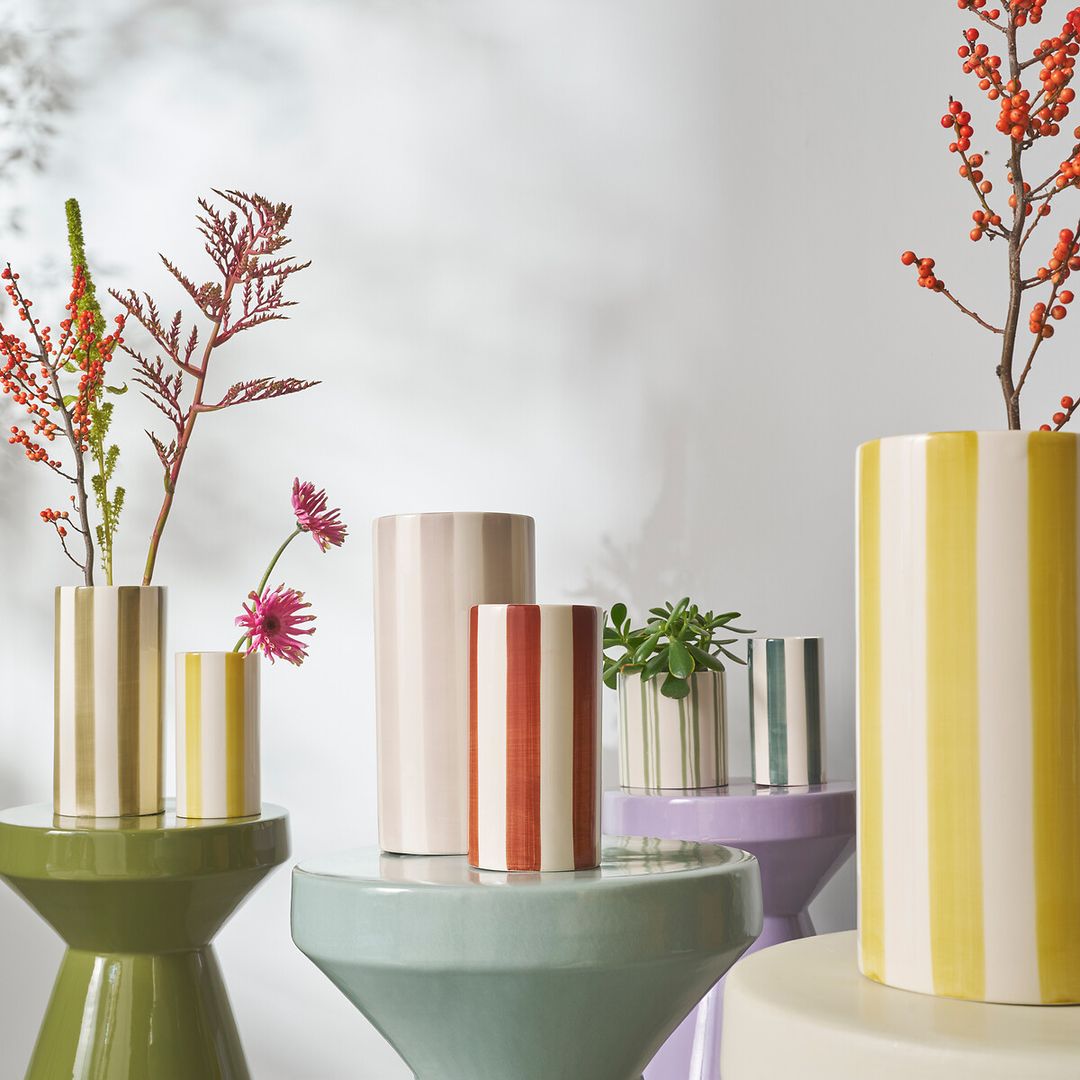 Rebajas en decoración: rayas y curvas, la tendencia que ha conquistado los hogares este verano 2026