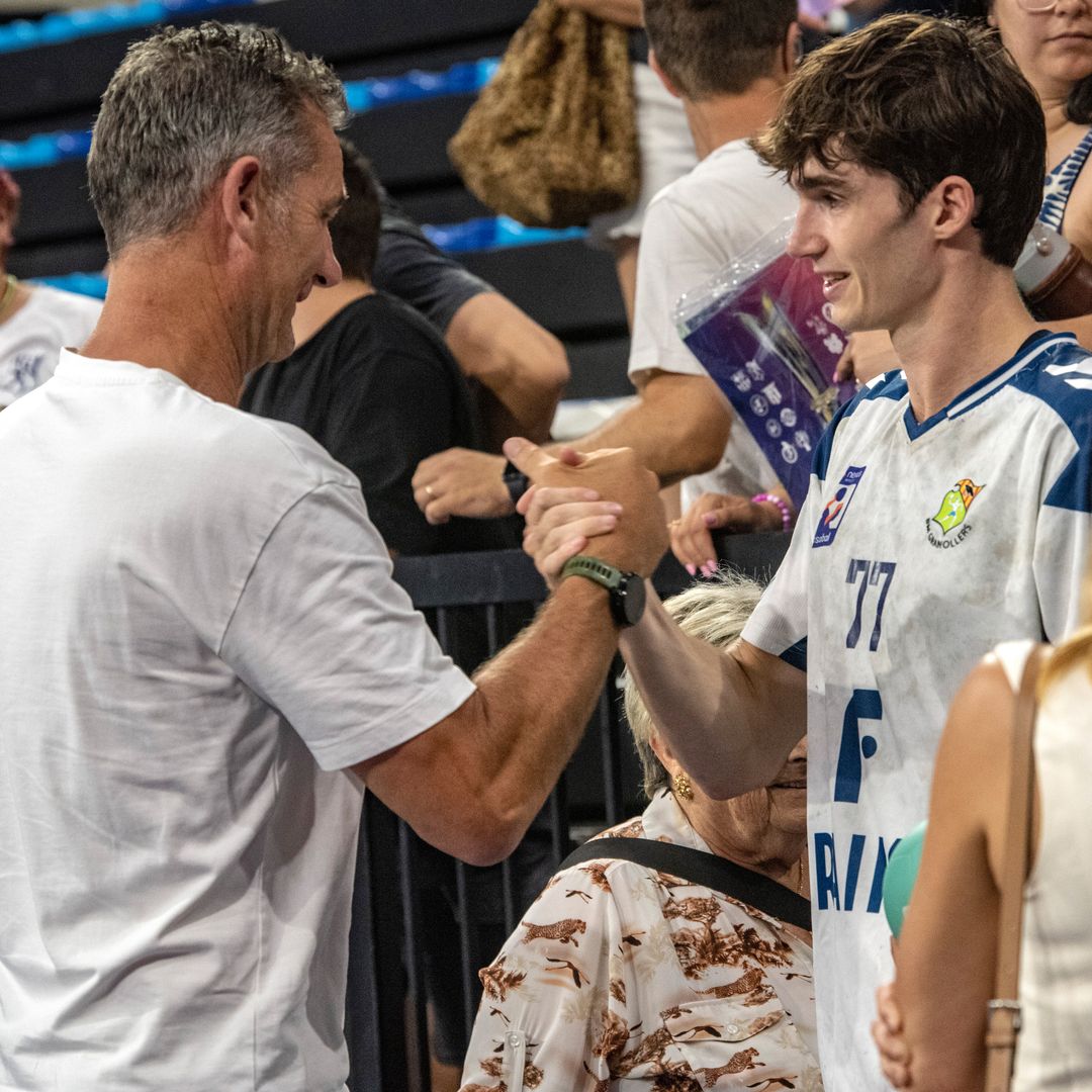 El saludo entre padre e hijo