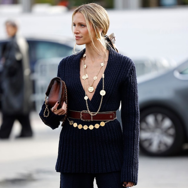 Plano medio de Maria Helena Bordon Meireles con look de punto