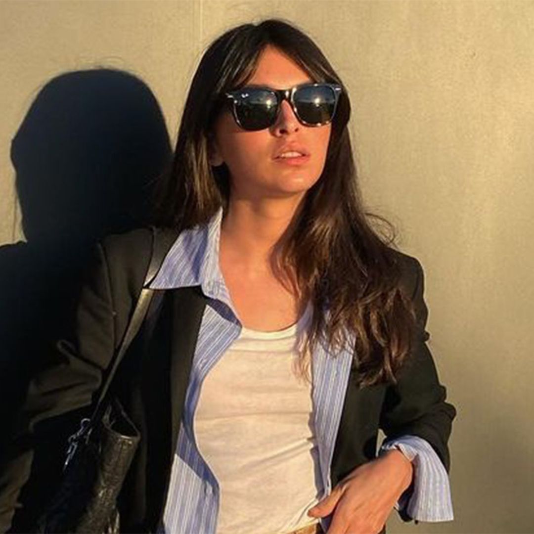 El reivindicativo estreno de Lucía Rivera para llevar con sus pantalones de menos de 40 euros