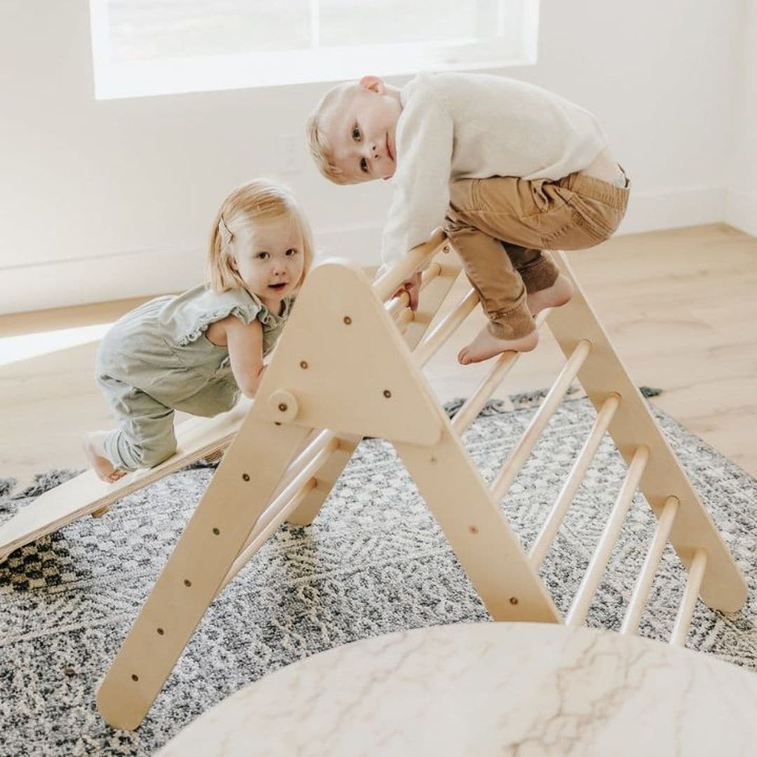 Triángulo Pikler: ¿Sabes qué beneficios tiene y cómo elegir el mejor para tus hijos?