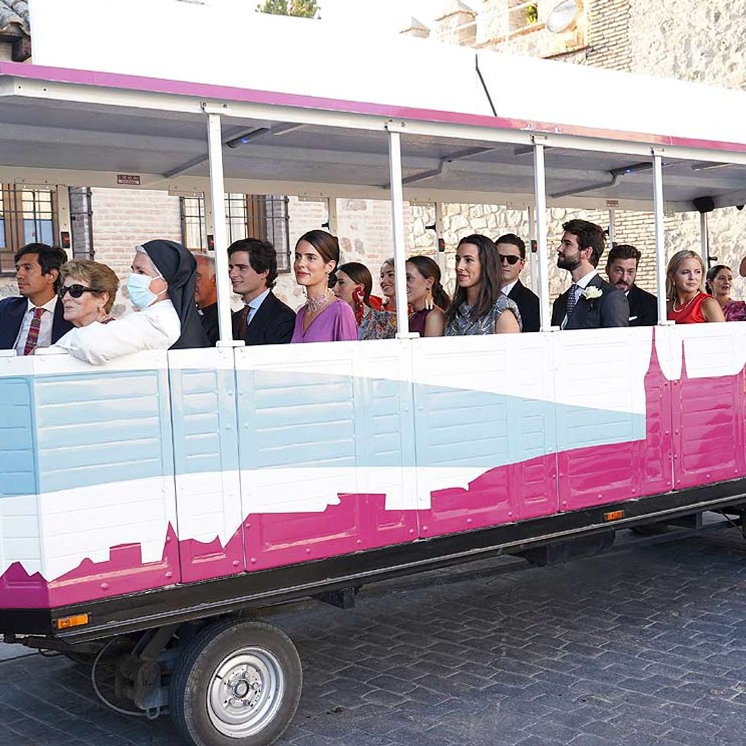 Trenecito para los invitados y Ferrari para los novios: los originales vehículos en la boda de Jaime Palazuelo y Micaella Rubini