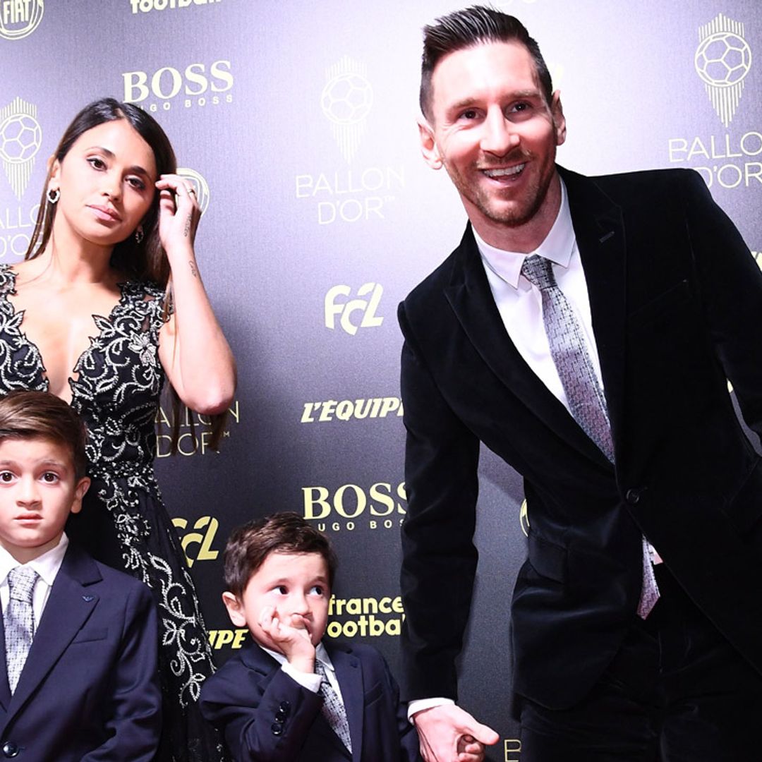 ¡A juego con papá! Leo Messi recibe el Balón de Oro ante el orgullo de su familia