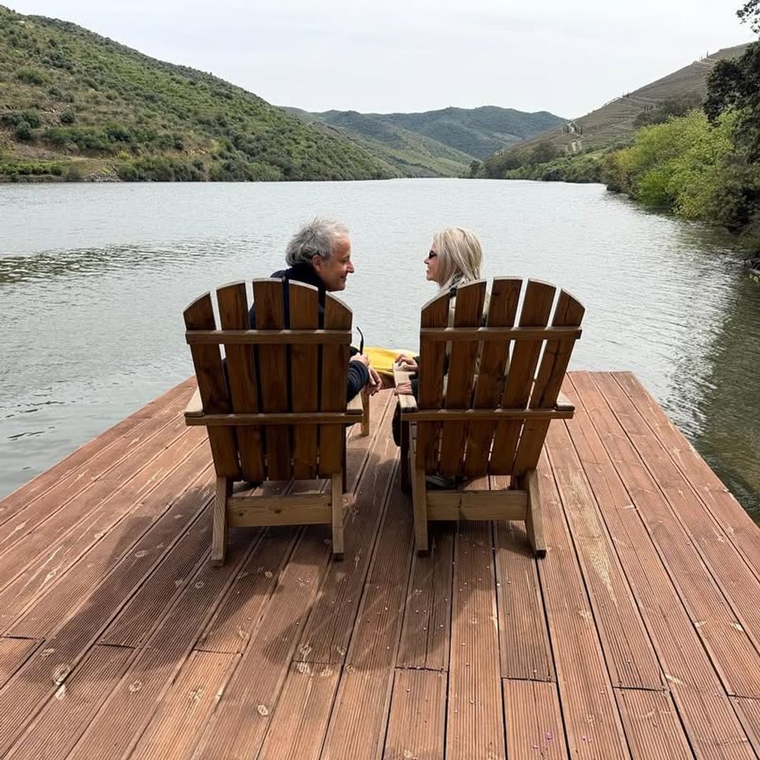 "Pon un Narcís Rebollo en tu vida": Eugenia Martínez de Irujo y su marido celebran 9 años de amor en un paraíso natural