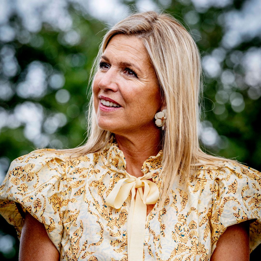 El look de Máxima de Holanda en su 'vuelta al cole': un nuevo conjunto trampantojo y sus pendientes preferidos de Zara
