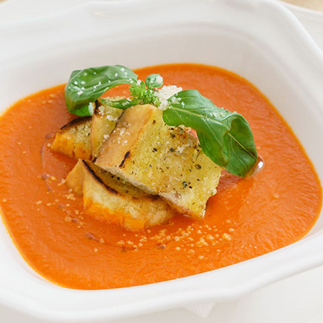 Salmorejo de berenjena y albahaca