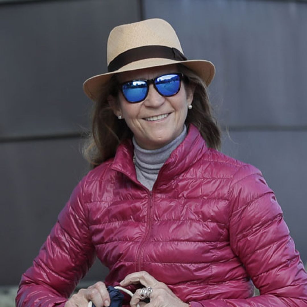 La infanta Elena confirma que don Juan Carlos está bien y ya está en planta