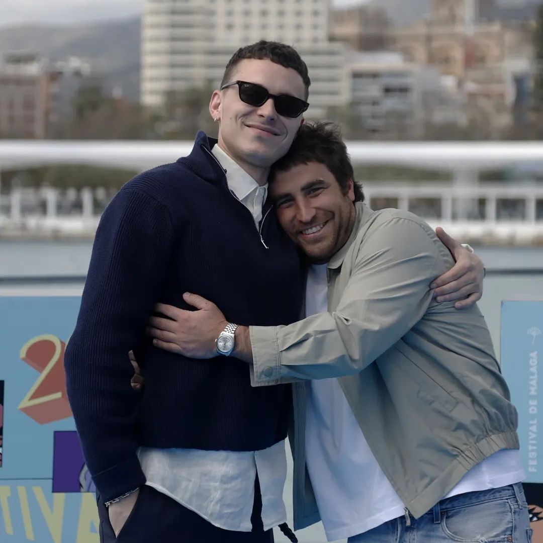 Arón Piper y Marcos Cáceres, los dos actores del momento que triunfan también entre fogones