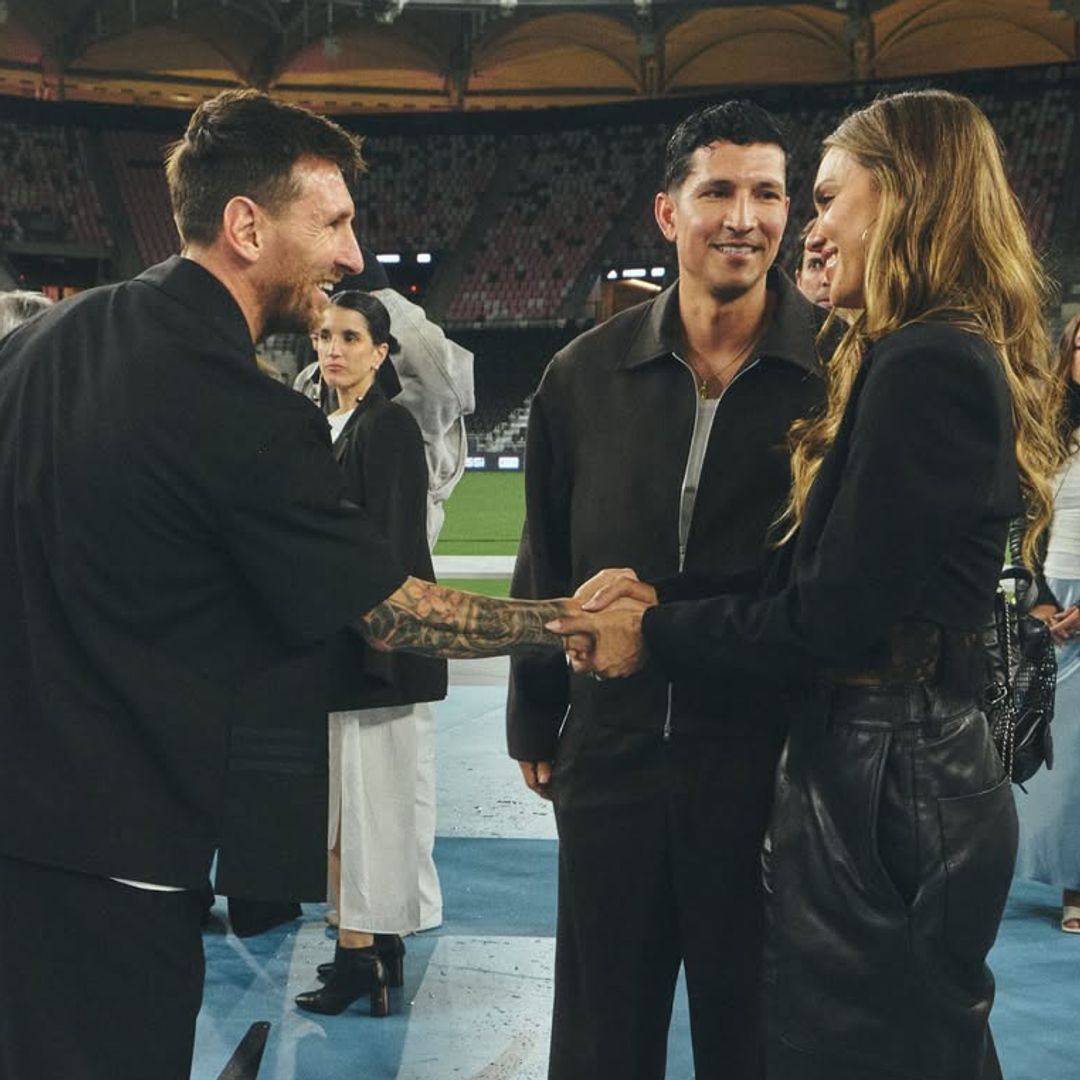 Jessica Alba y su novio Danny Ramírez presumen se encuentro con Lionel Messi en Miami
