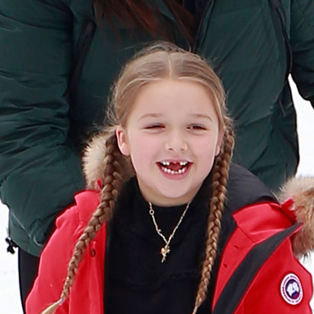 Harper Beckham demuestra sus dotes con el patinaje