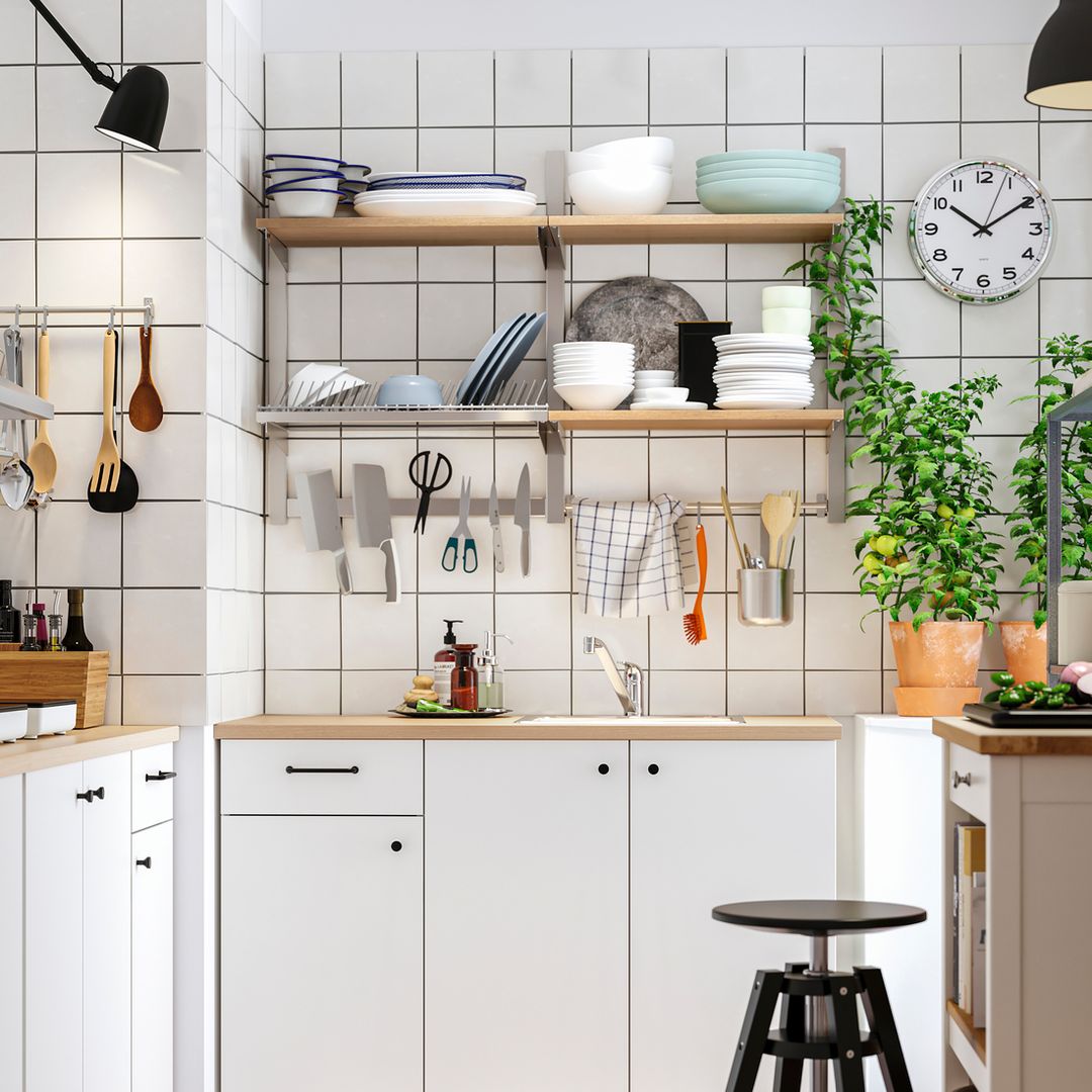 De las mesas ocultas al orden inteligente: las claves para aprovechar el espacio en una cocina pequeña