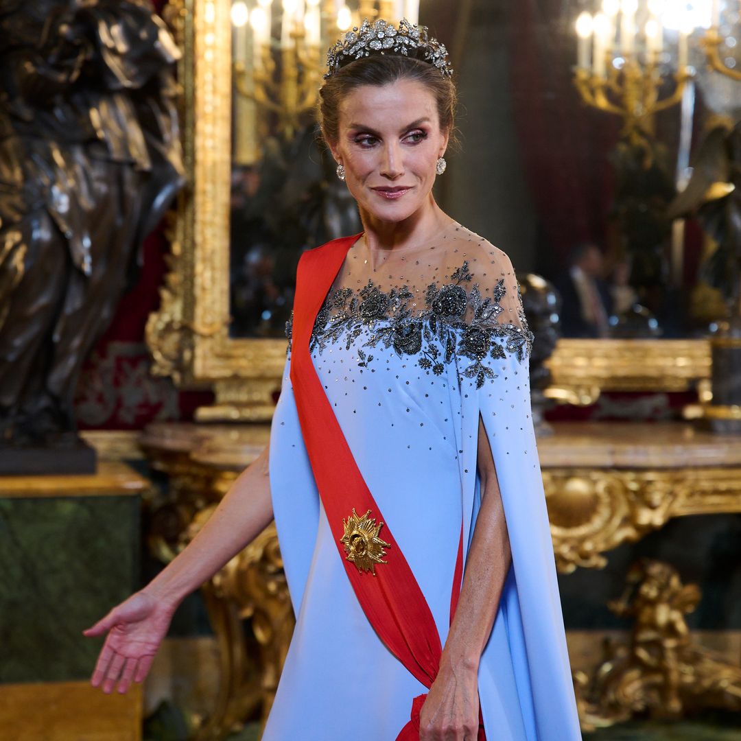 "Princesa Disney" y "Majestuosa": la prensa internacional se rinde ante la reina Letizia en su cita con los Macron
