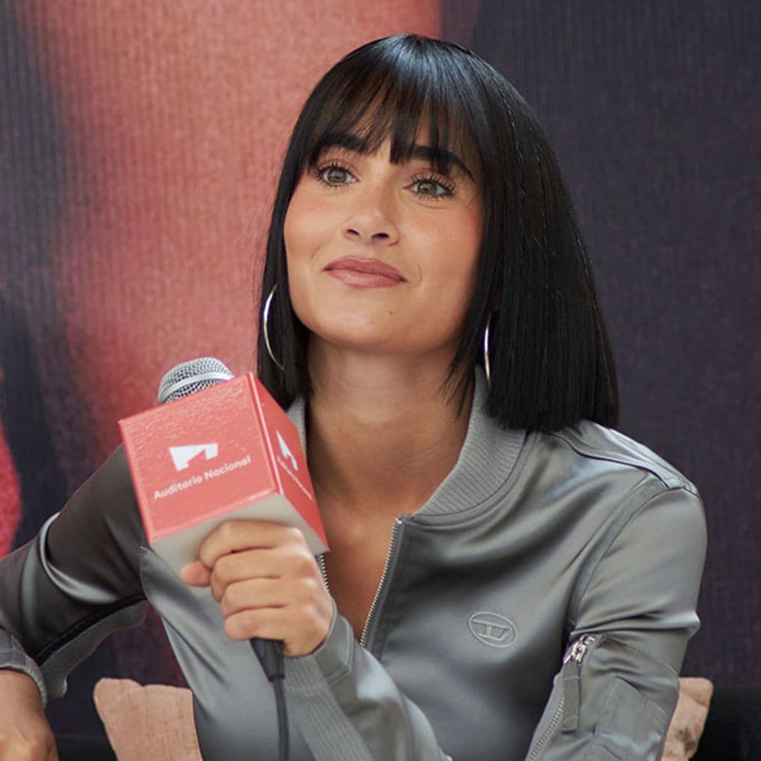 Aitana apuesta por unas rompedoras bermudas 'baggy' para uno de sus días más especiales