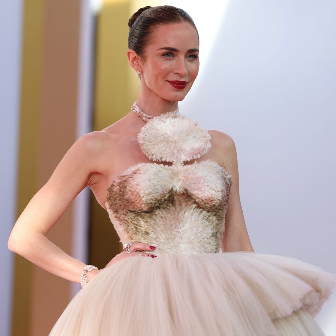 He visto los últimos looks de Emily Blunt y ahora entiendo por qué dicen que es la reina de la alfombra roja