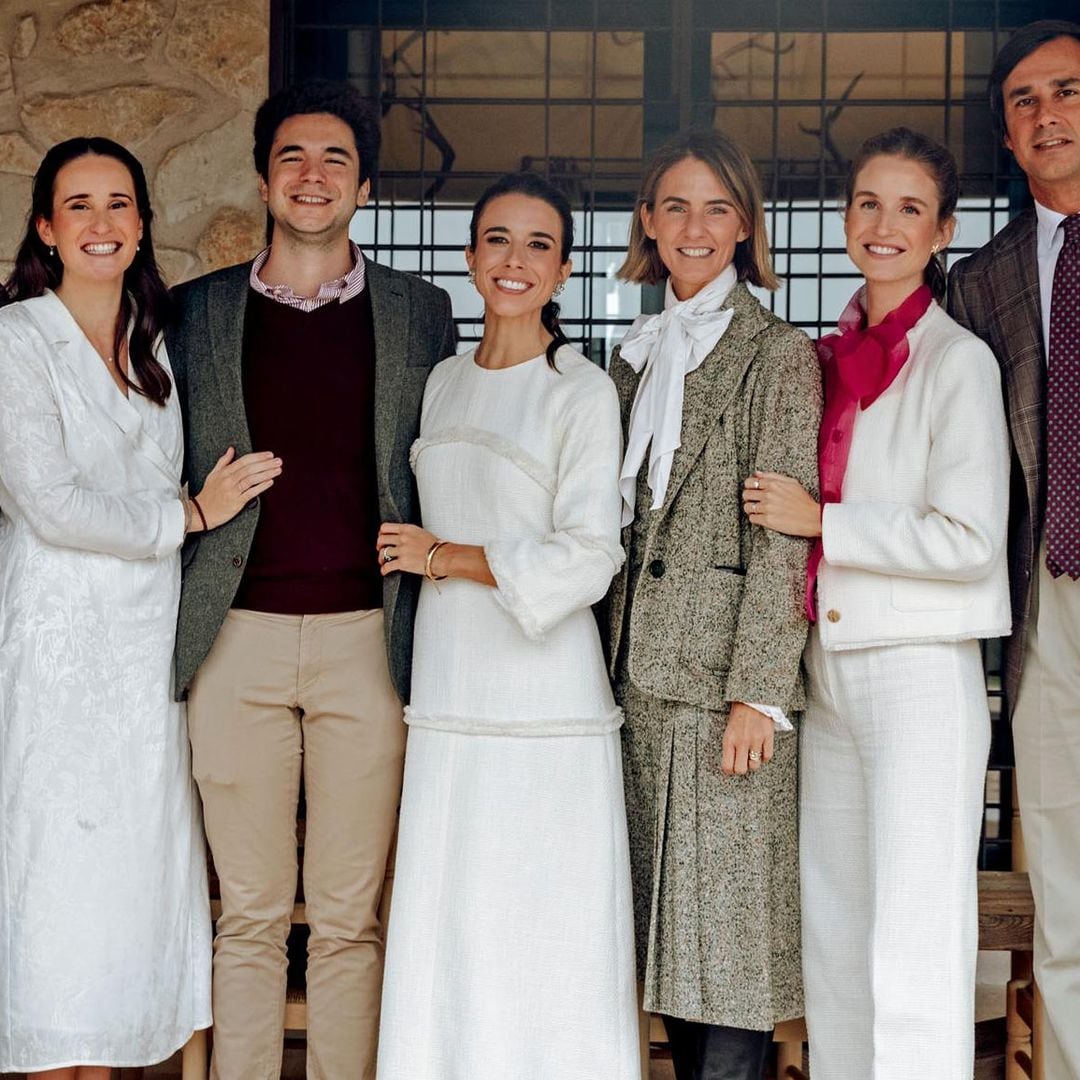 Las imágenes de la triple y emotiva celebración en la familia Corsini: Laura, Ana y Alejandra bautizan juntas a sus hijas