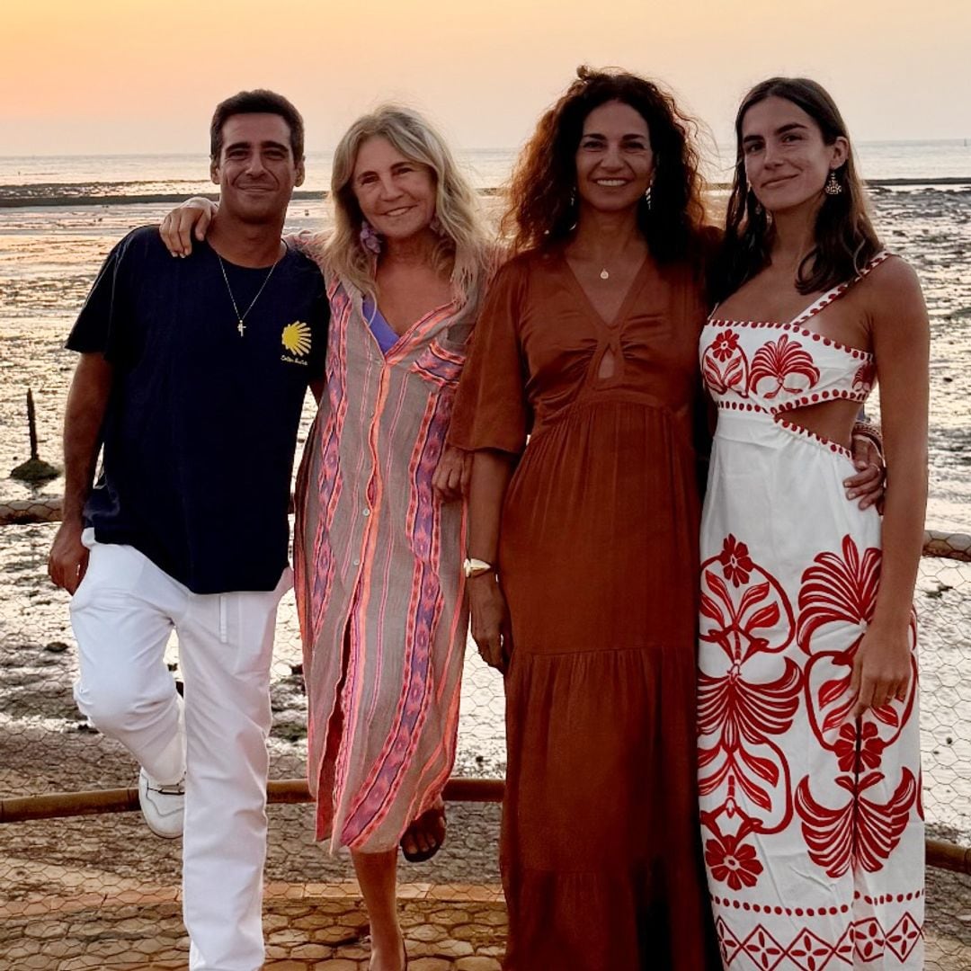 Teresa de la Cierva comparte imagen con Mariló Montero, Alberto Herrera y su novia, Blanca Llandres
