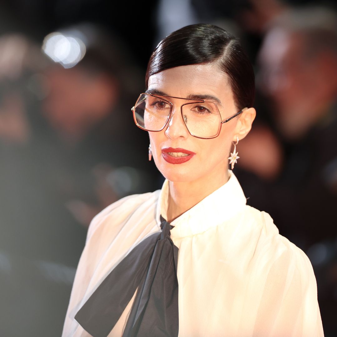 Verónica Pose, maquilladora: "Si llevas gafas, la máscara de pestañas es el paso esencial para resaltar los ojos"