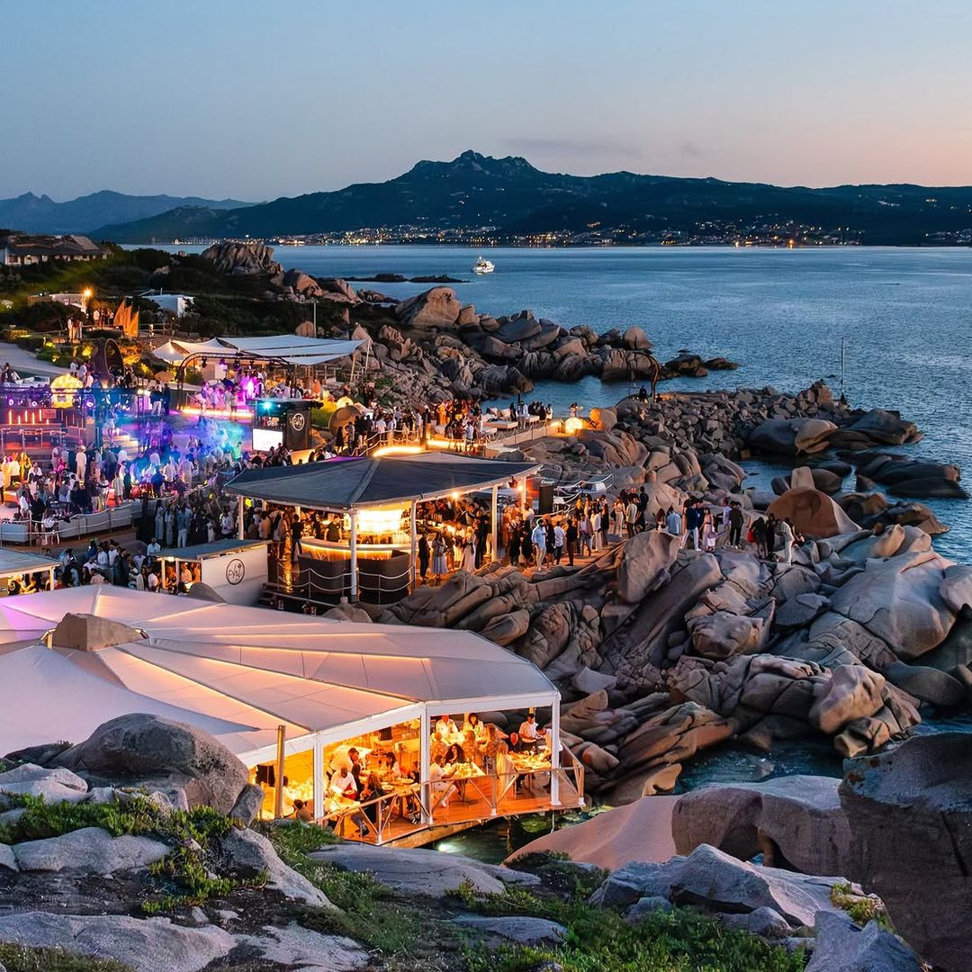 Phi Beach, en Baja Cerdeña, Italia
