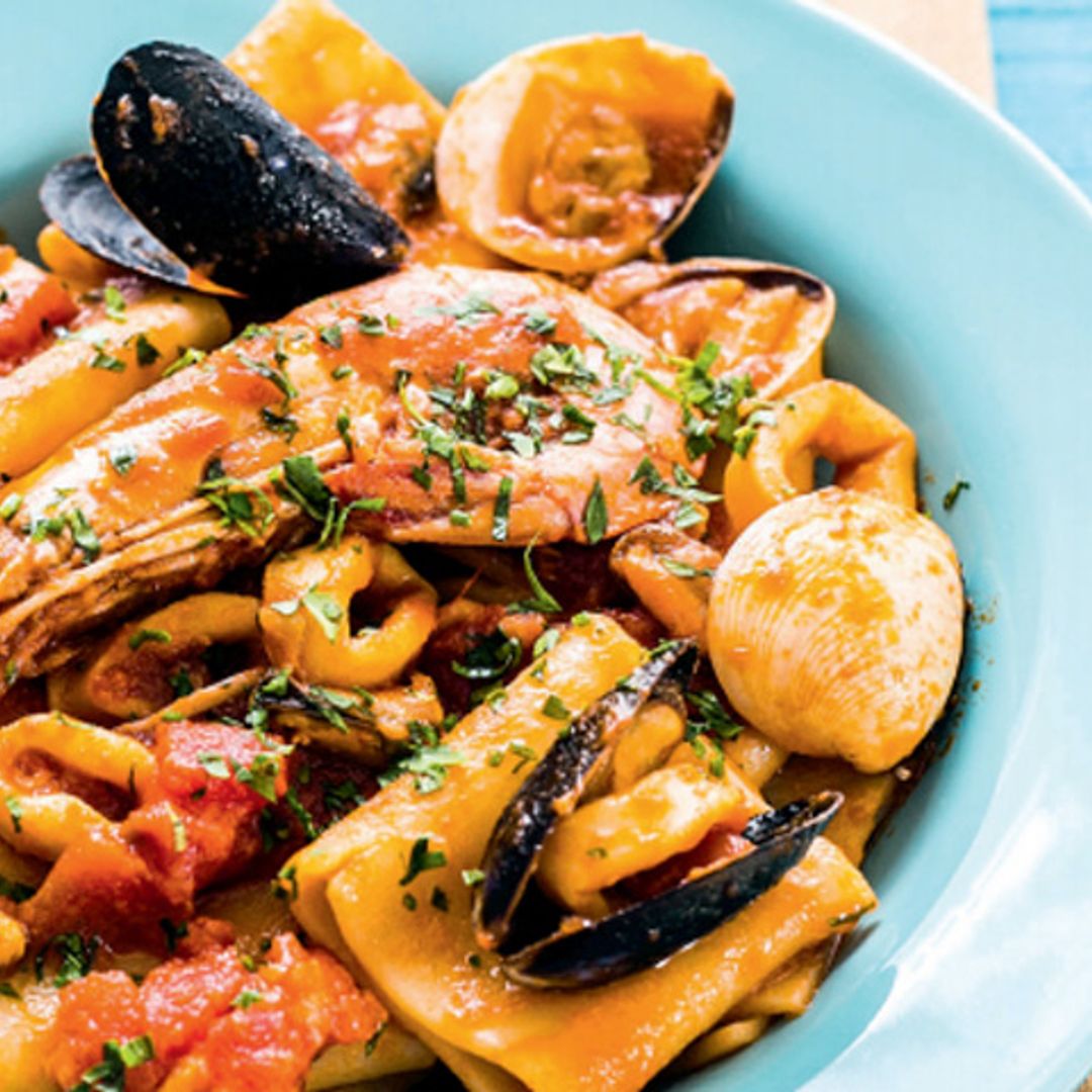 Pasta ‘paccheri’ con tomate y frutos de mar