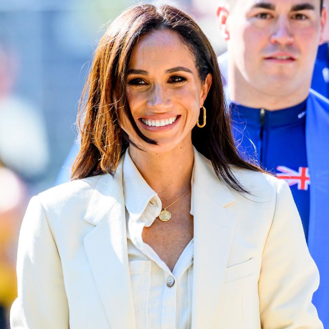 Bermudas y top: el relajado look de Meghan Markle para una comida con amigas