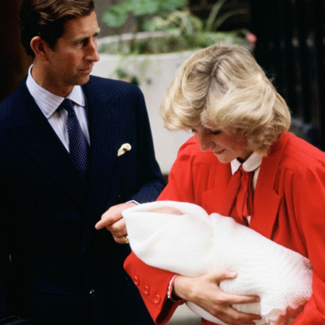 La imagen del príncipe Harry en brazos de Diana de Gales que dio la vuelta al mundo