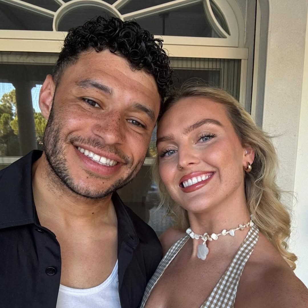 La cantante Perrie Edwards se casa con el futbolista Alex Oxlade-Chamberlain en una boda íntima celebrada en Portugal