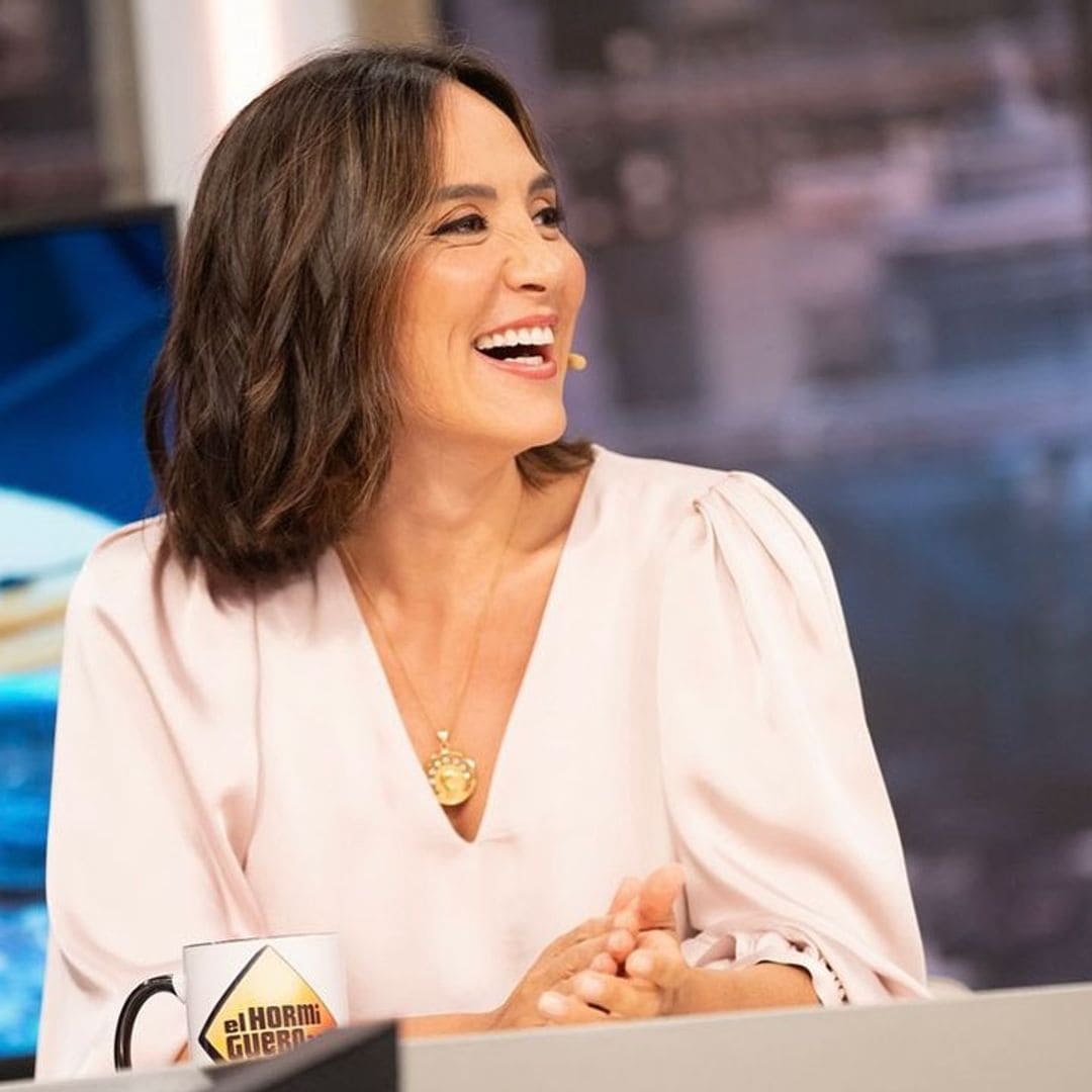 El truco de Tamara Falcó gracias al que una falda satinada es el mejor look de invitada de noche