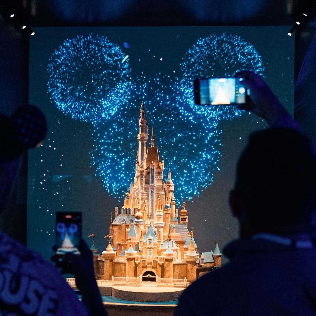 Maqueta de Castle of Magical Dreams para Hong Kong Disneyland® Park, expuesto en la galería Tu Mundo Disney