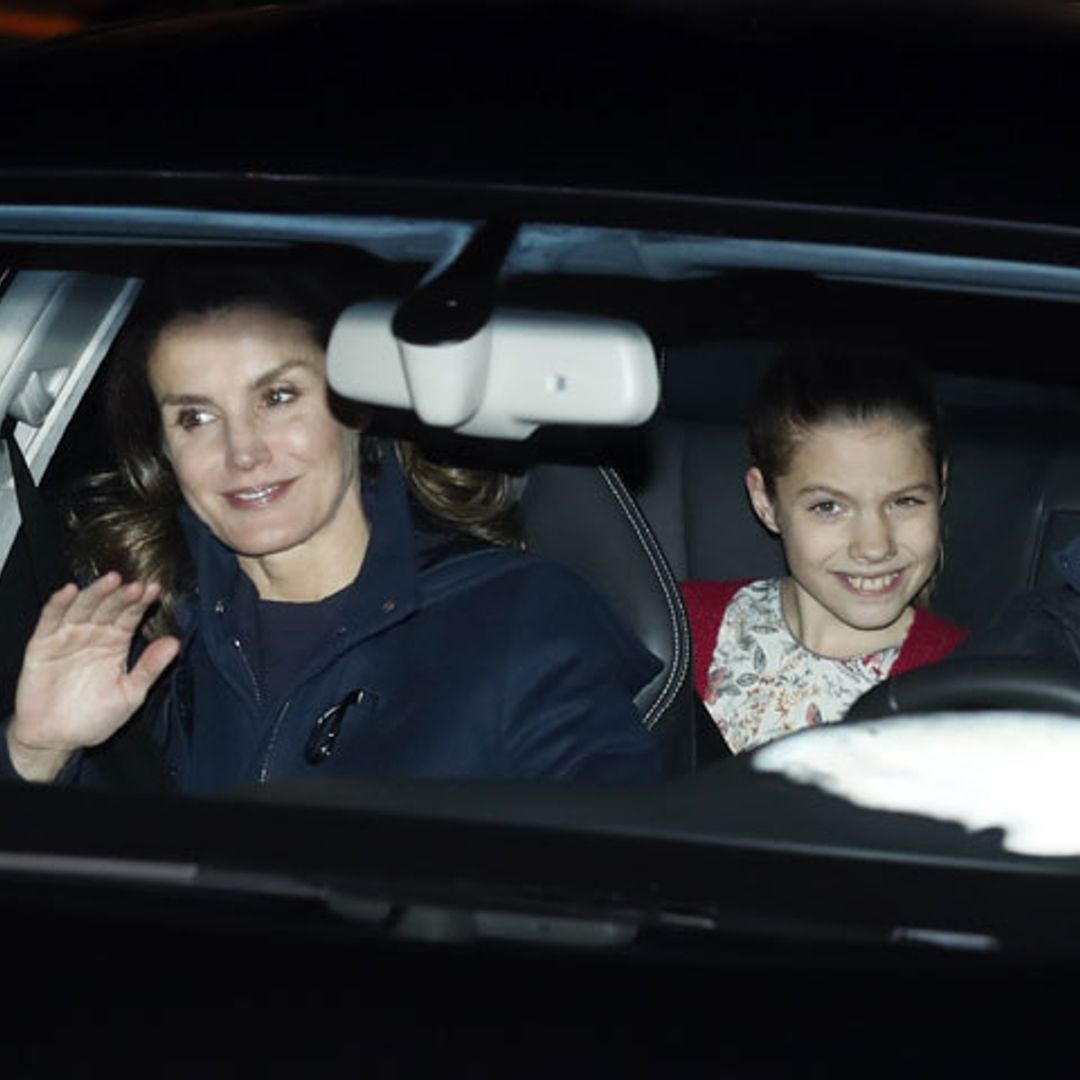 Don Felipe y doña Letizia, junto a sus hijas, acuden a la casa de Jesús Ortiz para pasar la tarde de Reyes