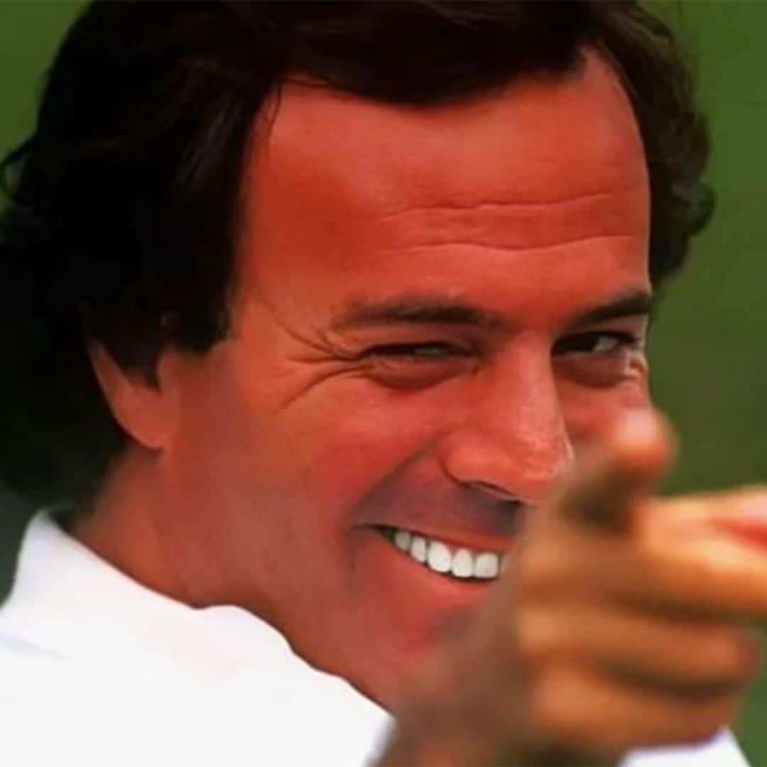 Julio Iglesias responde a las 'informaciones malignas e inciertas' sobre su salud con su meme más viral